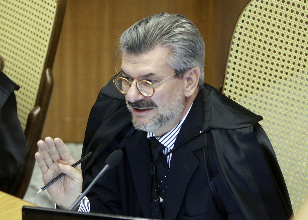 Ministro Marco Buzzi, do STJ, em foco após denúncia de assédio sexual noticiada pelo Metrópoles.