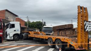 Tráfego é liberado na Avenida Manoel Ruz Peres após acidente em Indaiatuba
