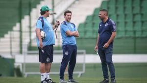 Mudanças: Matheus Costa, Farnei Coelho e Elano Blumer deixam o Guarani