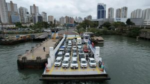 Motoristas enfrentam trânsito na balsa entre Guarujá e Santos desde segunda (09)