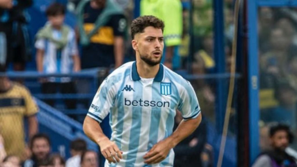 Marco Di Cesare, zagueiro do Racing Club da Argentina, em destaque após ser oferecido ao Santos de Vojvoda.