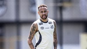 Nova lesão? Neymar pode virar desfalque e ficar de fora contra o Mirassol