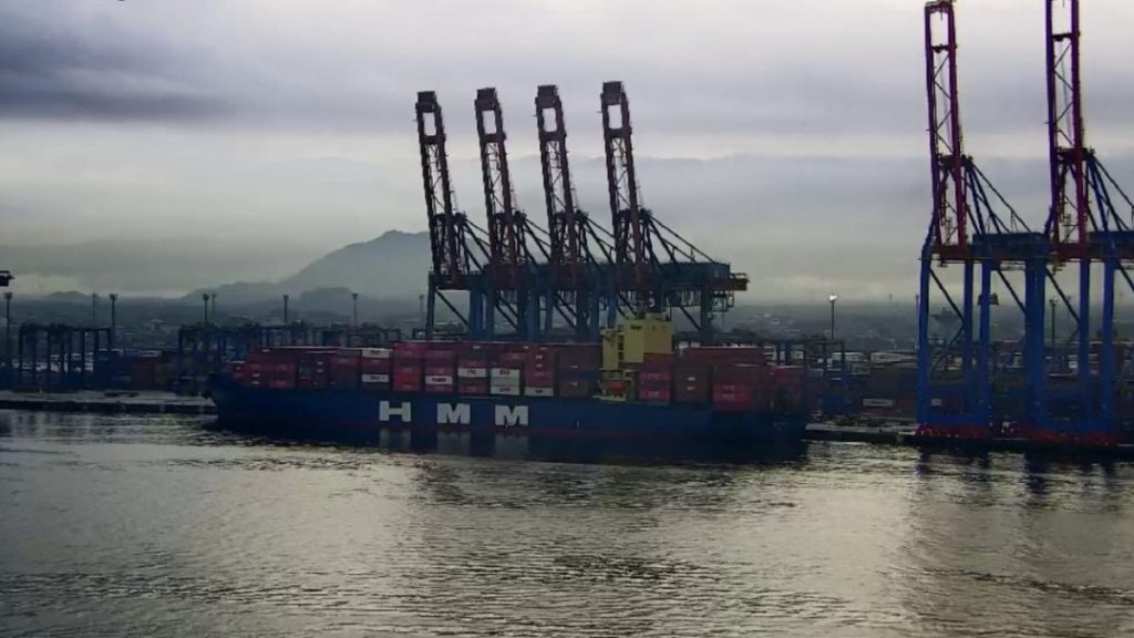 Santos Brasil firma parceria com empresa asiática HMM