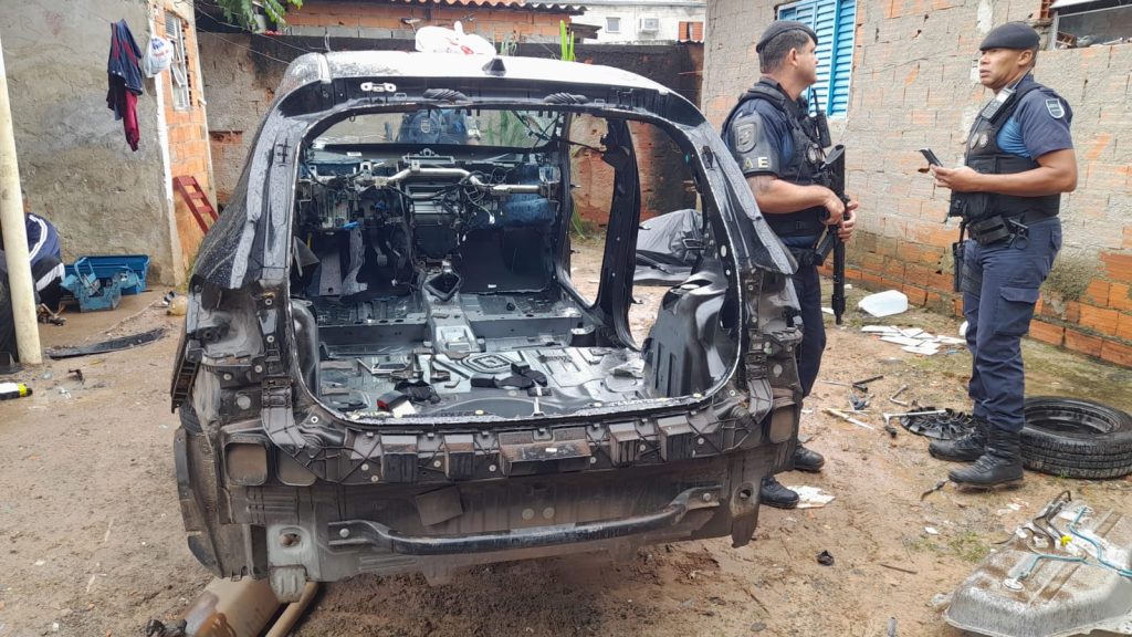 Guarda Municipal de Campinas flagra esquema de desmanche de veículos em imóvel no Satélite Íris.