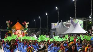 Escolas de samba desfilam em Santos neste final de semana