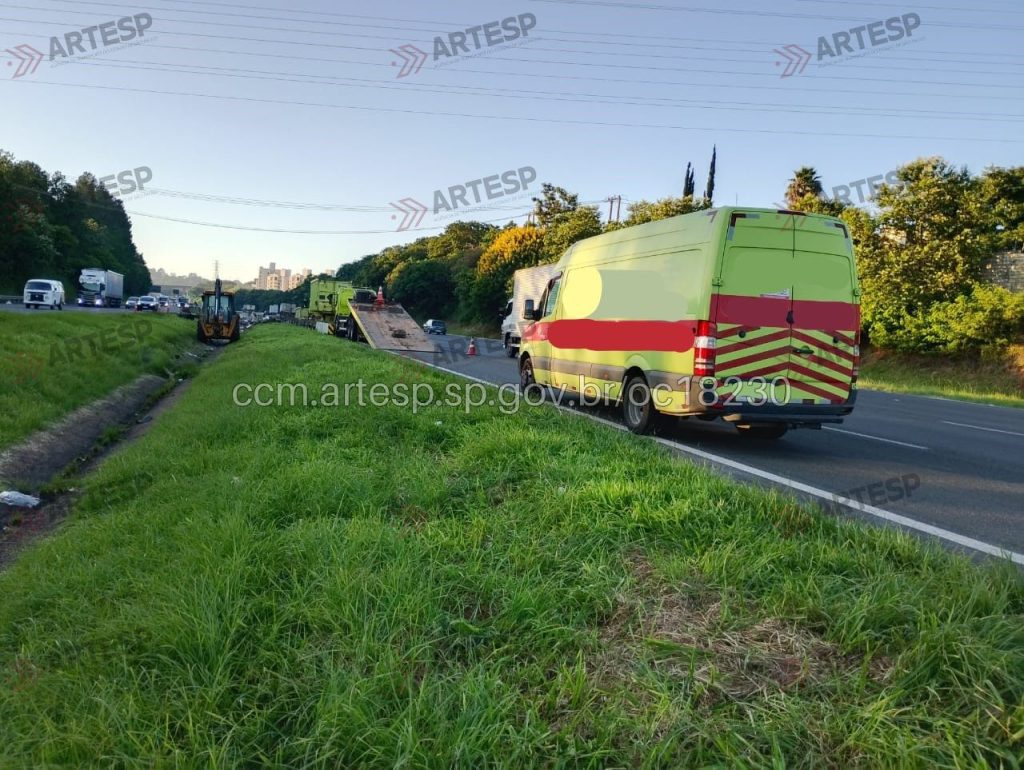Trecho da rodovia dom pedro foi limpo na manhã desta segunda-feira em Campinas