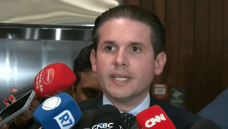 Hugo Motta, presidente da Câmara, em coletiva sobre tramitação da PEC pelo fim da escala 6x1 na CCJ.