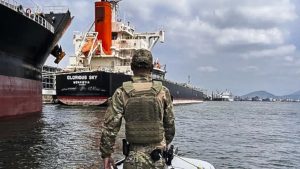 Operação Costeau da Polícia Federal combate o tráfico de drogas no Porto de Santos com apreensão de cocaína.