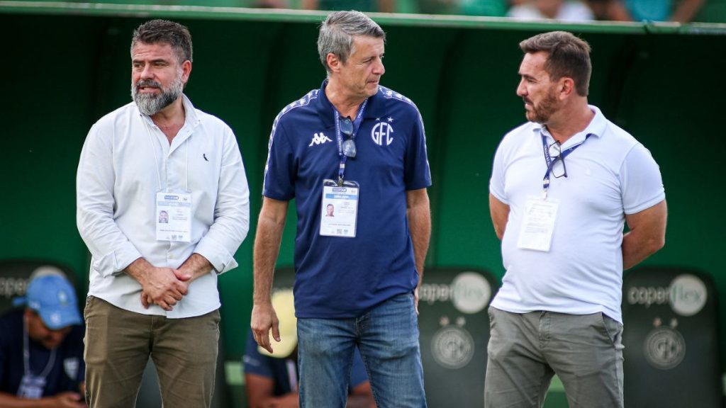 Rômulo Amaro, presidente do Guarani, coordena busca por novo treinador para o comando técnico do Bugre.