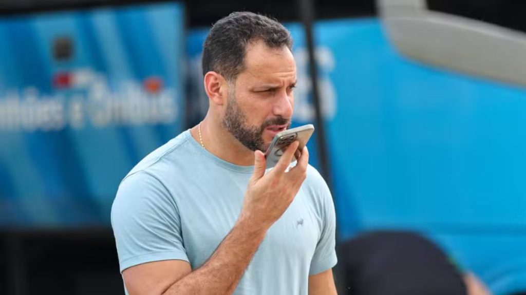Carlos Frontini, novo executivo de futebol do Guarani, em retrato oficial após anúncio de contratação.