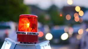 Colisão e prisão em Hortolândia após condutor de carro furtado perder o controle no Jardim Santa Luiza.