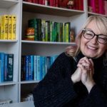 Romance contemporâneo está em alta, e Lynn Painter é a prova