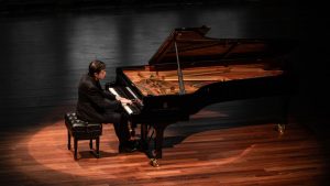 Músicos da Orquestra Sinfônica de Campinas em concerto ao vivo com transmissão exclusiva pela VTV SBT.