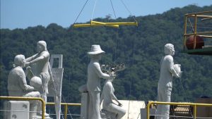 Vista panorâmica do 1° Centro de Visitação Subaquática do Brasil na Praia do Guaiúba, Guarujá.