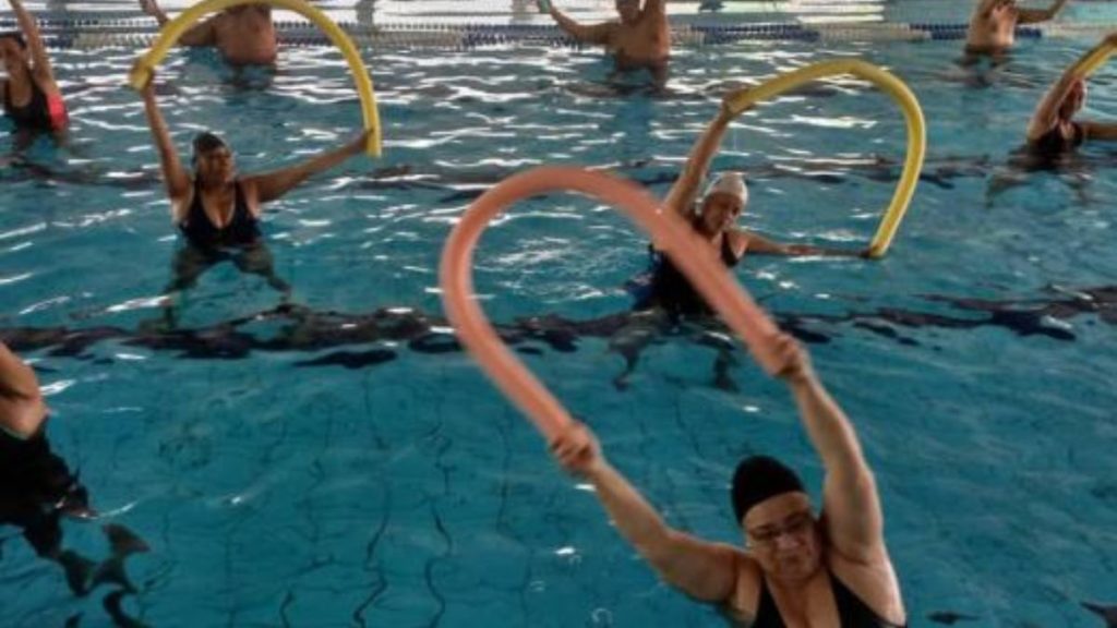 Inscrições para aulas de hidroginástica e natação em Santos