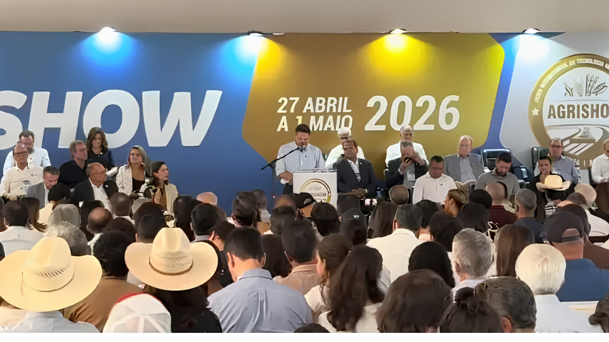 Agrishow 2026 em Ribeirão Preto: feira de tecnologia agrícola e anúncio da linha de crédito Move Agricultura.