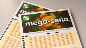 Bilhete da Mega-Sena 3000 e volante de apostas premiadas em Campinas com valores superiores a 64 mil reais cada.