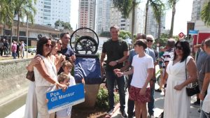 Praça Gil Mansur é inaugurada na Ponta da Praia, em Santos