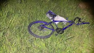 Acidente fatal envolvendo ciclista e caminhão na Rodovia SP-101 em Hortolândia no acostamento.