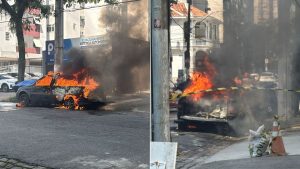Carro pegando fogo em Santos, litoral de São Paulo; veículo em chamas em via pública durante incidente na tarde de quinta.
