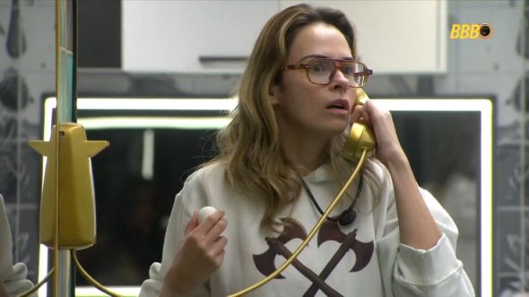 Ana Paula atende Big Fone no BBB 26 e ganha R$ 20 mil. Foto: Reprodução / Globoplay