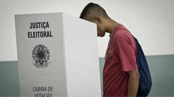 Representação de pressão política profissional para campanha nacional contra assédio eleitoral no trabalho.