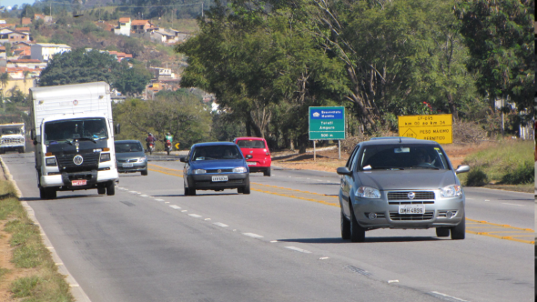Rodovia entre Bragança Paulista, Itatiba e Socorro aguardando início das obras de duplicação estadual.