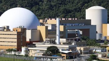 Painel do Nuclear Summit na Casa Firjan sobre o papel da energia nuclear no Brasil e soberania energética.
