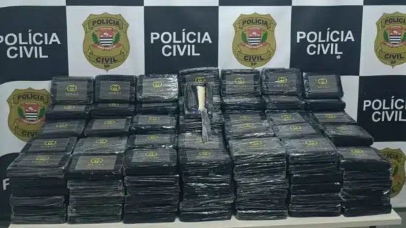 Apreensão de 225 quilos de cocaína pela Polícia Civil em carreta no bairro Parque Via Norte, Campinas.