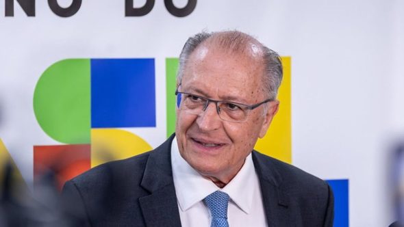Geraldo Alckmin visita indústria em Cubatão