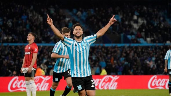 Marco Di Cesare, zagueiro do Racing Club da Argentina, em destaque após ser oferecido ao Santos de Vojvoda.