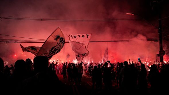 Vai lotar! Ingressos para o clássico entre Santos e Palmeiras estão esgotados