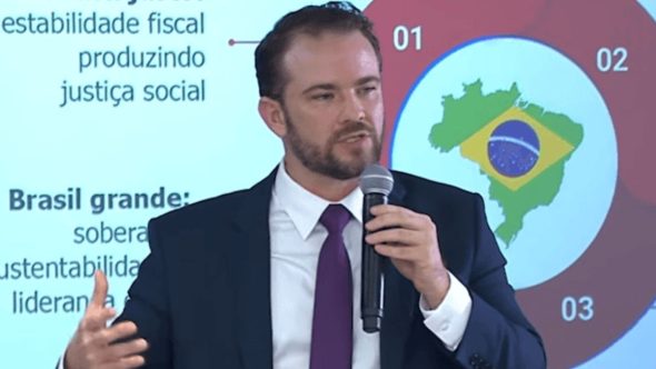 Ministro da Fazenda estuda liberar FGTS para pagar dividas
