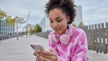 Do “cpa” ao “delulu”: entenda o que significam as gírias da Gen Z. Foto: Freepik