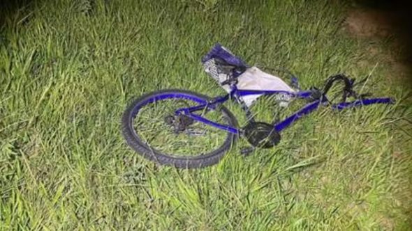 Acidente fatal envolvendo ciclista e caminhão na Rodovia SP-101 em Hortolândia no acostamento.