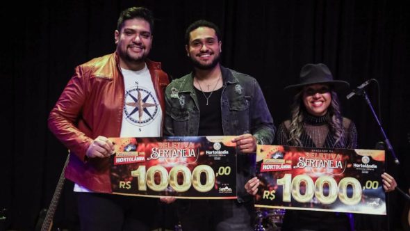 Victor & Kauan e Paula Mello, vencedores da Seletiva Sertaneja para a Festa do Peão de Hortolândia.