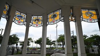 Exposição Santos 480 anos Berço do Brasil Moderno na Pinacoteca Benedicto Calixto com acervo histórico.