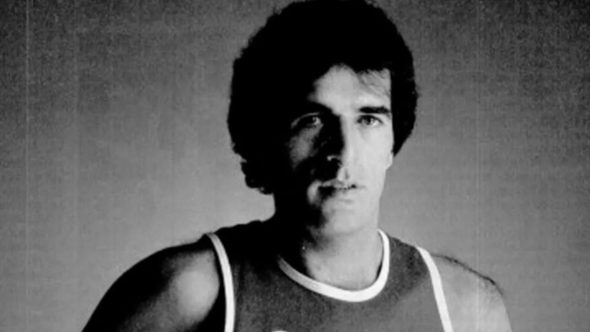 Marquinhos Abdalla, lendário pivô da Seleção Brasileira de Basquete e três vezes atleta olímpico, em tributo póstumo.