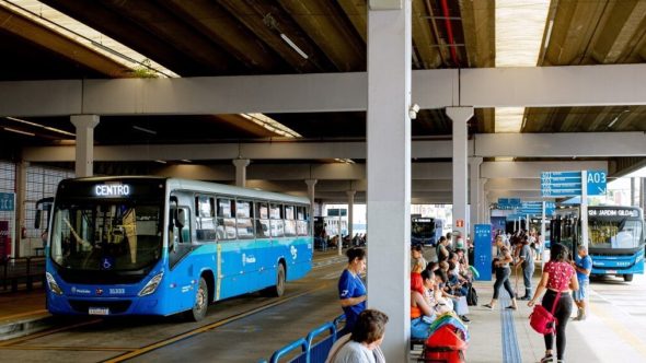 Feriado de Proclamação da República altera horários de linhas de ônibus em Piracicaba