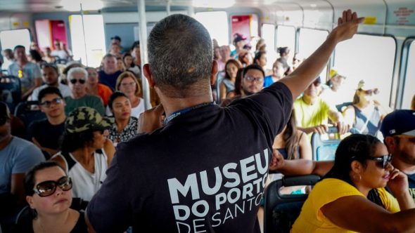 Museu do Porto de Santos promove passeio de barco para mulheres