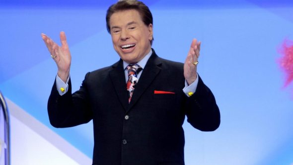 Silvio Santos sorrindo, ícone da TV brasileira e artista de maior orgulho na pesquisa Cultura no Espelho.