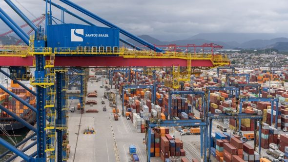 Santos Brasil firma parceria com HMM