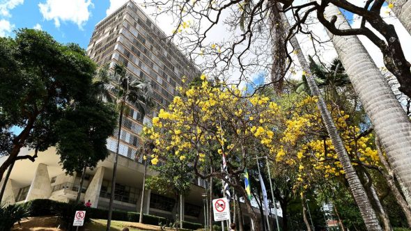 abre e fecha em campinas no dia do trabalho