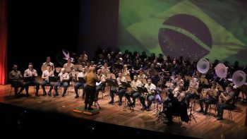 Atrações de abril no Shopping Parque Balneário em Santos com Arena Transformers e show da Banda Militar.