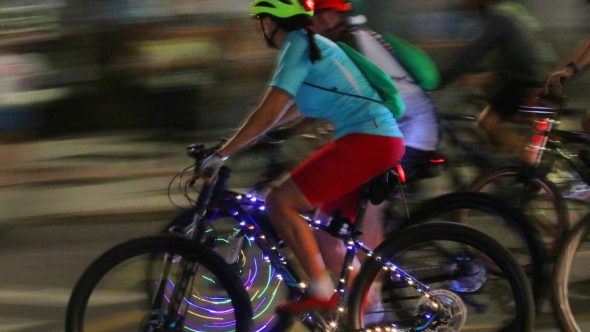 Ciclistas no Giro de Campinas percorrendo roteiro histórico da imigração italiana na 30ª Semana Italiana.