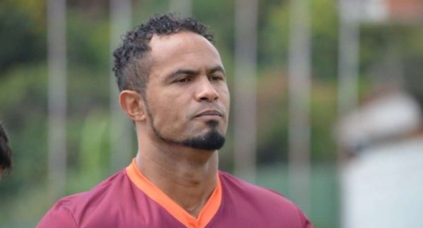 goleiro Bruno é considerado foragido pela Justiça do Rio de Janeiro por descumprir regra da condicional e viajar para o Acre sem autorização.