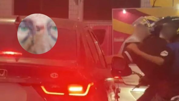 Idoso de 75 anos sofre fraturas no rosto após agressão de motociclista no trânsito em Praia Grande.