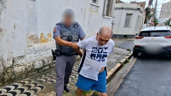 idoso-agride-filha-esposa