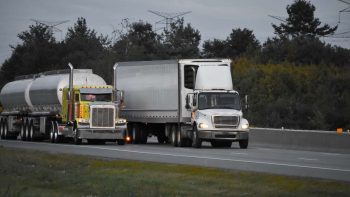 Emissão obrigatória do CIOT para transporte de cargas e conformidade com novas regras de frete.