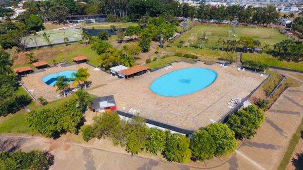 Vista externa da Sede Náutica de Americana, patrimônio do Rio Branco Esporte Clube penhorado pela Justiça por dívida de IPTU.